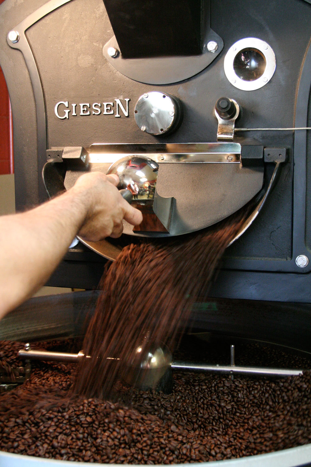 Roaster coffee. Ростер Giesen. Giessen ростер. Master Roaster кофе. Обжарка кофе Giessen.